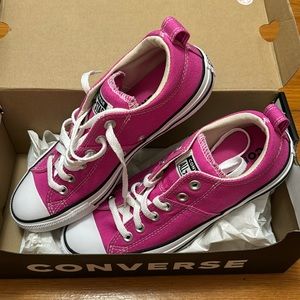 Women’s Converse Sneakers *Never Worn*